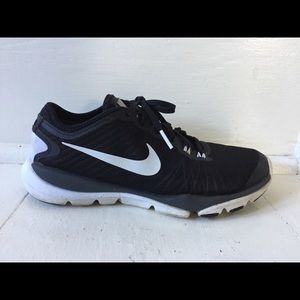 Women’s Nike shoes size 6.5